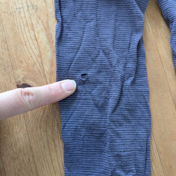 Smartwool Long Sleeve Light Shirt Womens Small Round Neck Purple Merino Wool - Picture 9 of 11